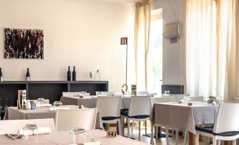 Agriturismo with Pool Near Golf Course & Salò