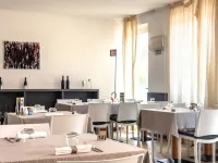 Agriturismo with Pool Near Golf Course & Salò