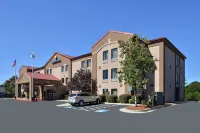 Comfort Inn & Suites at Stone Mountain Hotels in Snellville