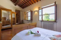 Villa Pallina with Pool - Happy Rentals