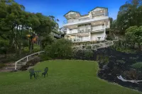 Arthurs Views Hotels in Red Hill