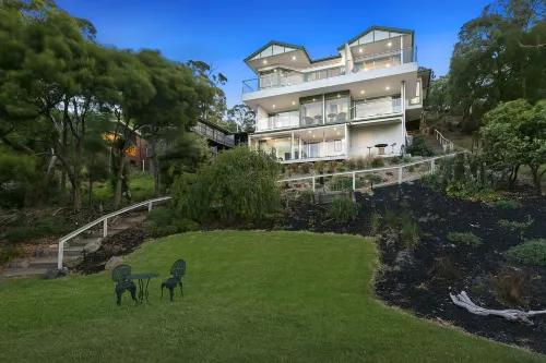Arthurs Views Hotels in Safety Beach