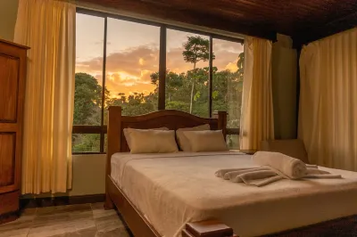 Hotel Margarita and Tour Operator Drake Bay โรงแรมใน