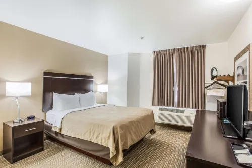 Quality Inn & Suites Meridian - West Boise Hotels in Meridian