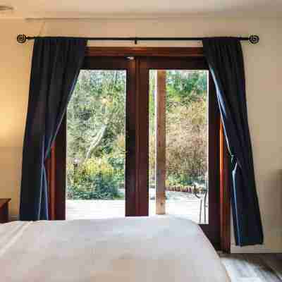 Secluded Oceanfront - Upstairs Rooms