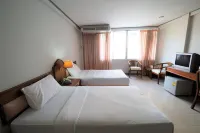 Pachara Hotel and Restaurant Hoteles en Bang Pla Ma