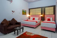 RedDoorz Plus Syariah Near Stasiun Pekalongan 2 Hotels in West Pekalongan