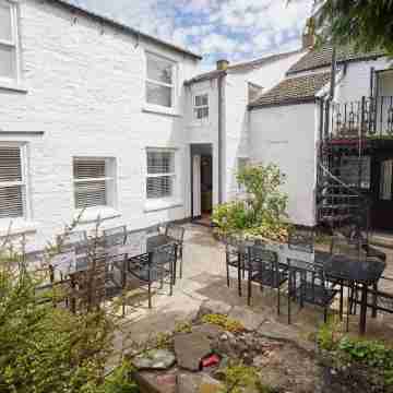 Host & Stay - the Old Brewery Hotel Exterior