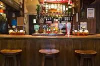 The Colesbourne Inn - bar