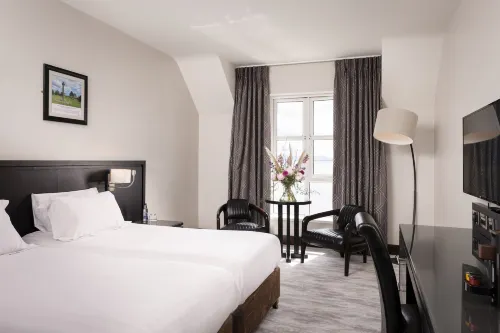 Redcastle Hotel