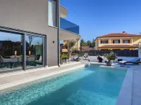 Luxurious Villa in Rovinj with Pool - Villas