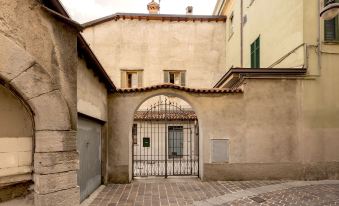 Charming Joivy Flat Next to Duomo di Como