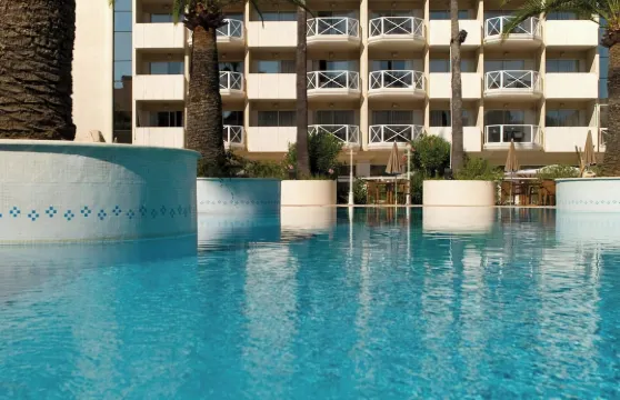 安提布-若安樂松大使區萬豪AC酒店