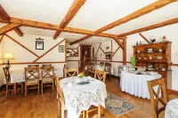Tudor Lodge - breakfast