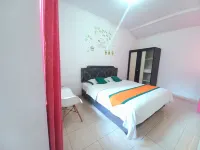 Homestay Jogja 4 Kamar Tidur Full AC Seputaran Umbulharjo Dekat Gembira Loka Hotels in Umbulharjo