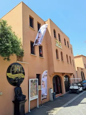 Hôtel Riad 5 Studio Cap Libertin Village Naturiste Hotels in 