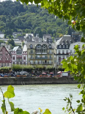 Hotel garni Günther Hotels in der Nähe von Weingut Engels-Weiler