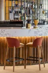 Vibe Hotel Canberra - bar