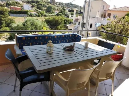 Artemis GreenHill Отели в г. Артеми