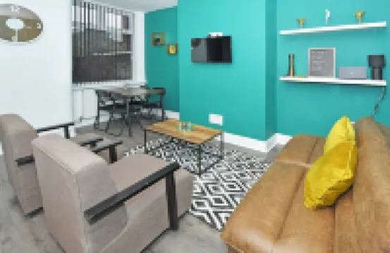 Townhouse @ 202 Walthall Street Crewe