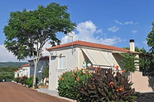 Lagouvardos Apartments - 3-Star