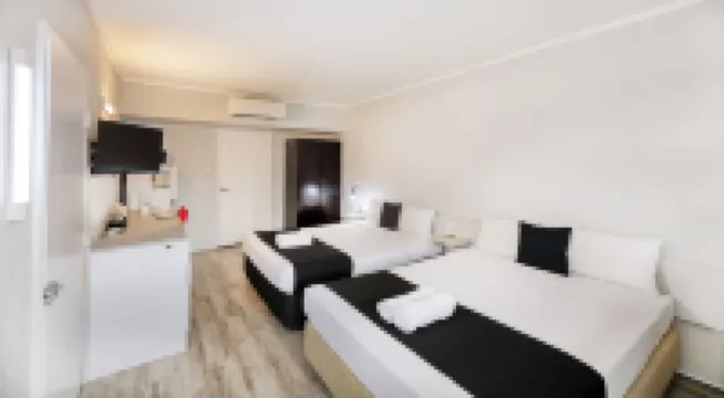 Tropical Gateway Motor Inn Hotels in Allenstown