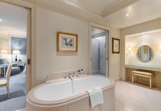 포시즌스 호텔 데 베르크 제네바 실내 수영장