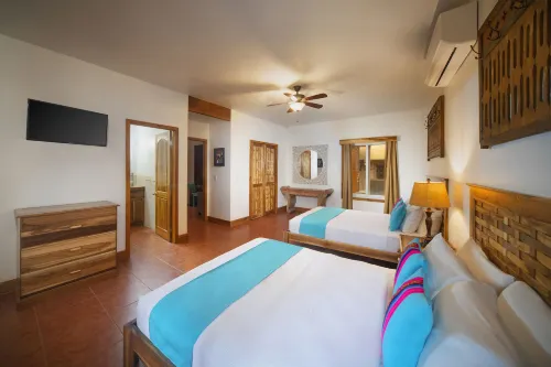 Mr. Tucan Hotel
