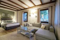AlmondHouse Suites with Fireplace - Adults Only Hotels in 