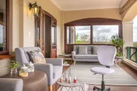 Oliver's Restaurant & Lodge Hotels in White River