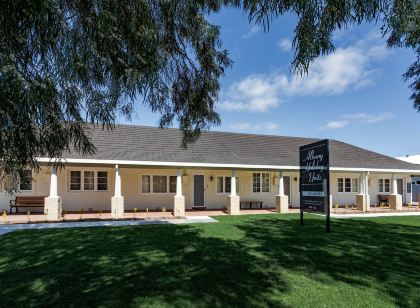 Albany Holiday Units