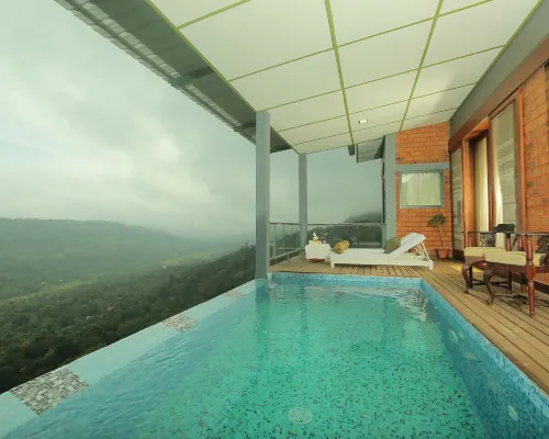 سبايس تري مونار فنادق في مونار