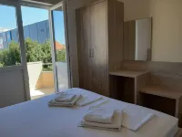 Apartments Edo Hotels in Novalja