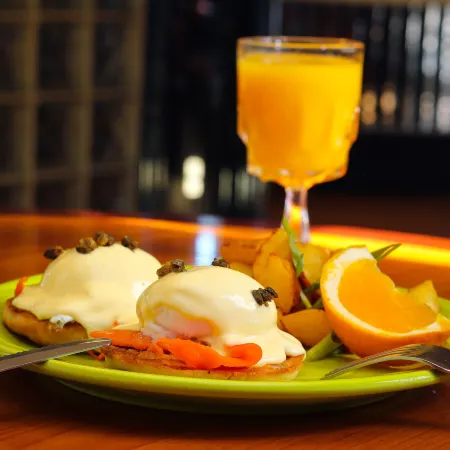 James Bay Inn Hotel, Suites & Cottage