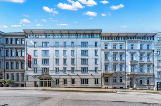 ไอบิส ฮัมบวร์ก อัลสเตอร์ เซนทรัม โรงแรมใกล้ทะเลสาบ Inner Alster Lake