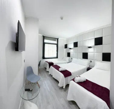 Hoteles Urbanos N - Avenida de España Hoteles cerca de Universidad Rey Juan Carlos Campus de Fuenlabrada