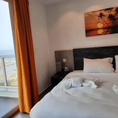 Hotel Shoreline Hotel dekat Pantai Fond Ghadir