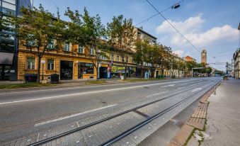 Best Luxury Apt in Zagreb for 16 Ppl