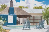 Kate's Nest Guesthouse & Backpackers - Pools