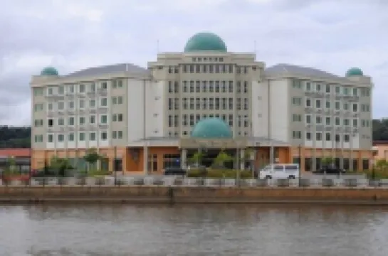 โรงแรมเซอรีมาเลเซีย ลาวัส โรงแรมใน