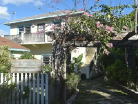 The Sugar Apple Lodging Hotels in Dunmore Town