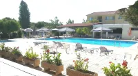 Marion Hotel - Kolam Renang