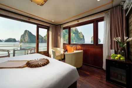Swan Cruises Halong Отели рядом с достопримечательностью «Bai Chay»