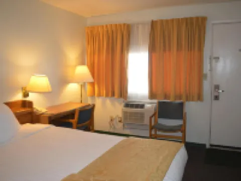 Circle 5 Motel Hotels in Olds