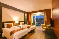 Grand Rocky Hotel Bukittinggi Hotel dekat Los Kelapa
