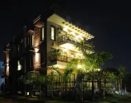 Redbrick Villa Hotels near Duke Horse Riding Club