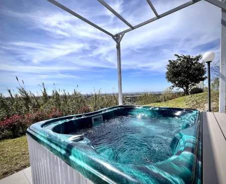 Cape House Отели рядом с достопримечательностью «Ponte di Ariccia»