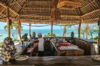 Fruit & Spice Wellness Resort Zanzibar - bar