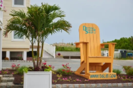 Drifting Sands Oceanfront Hotel