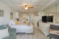 Fontainebleau 335 by Avantstay Beachfront Access